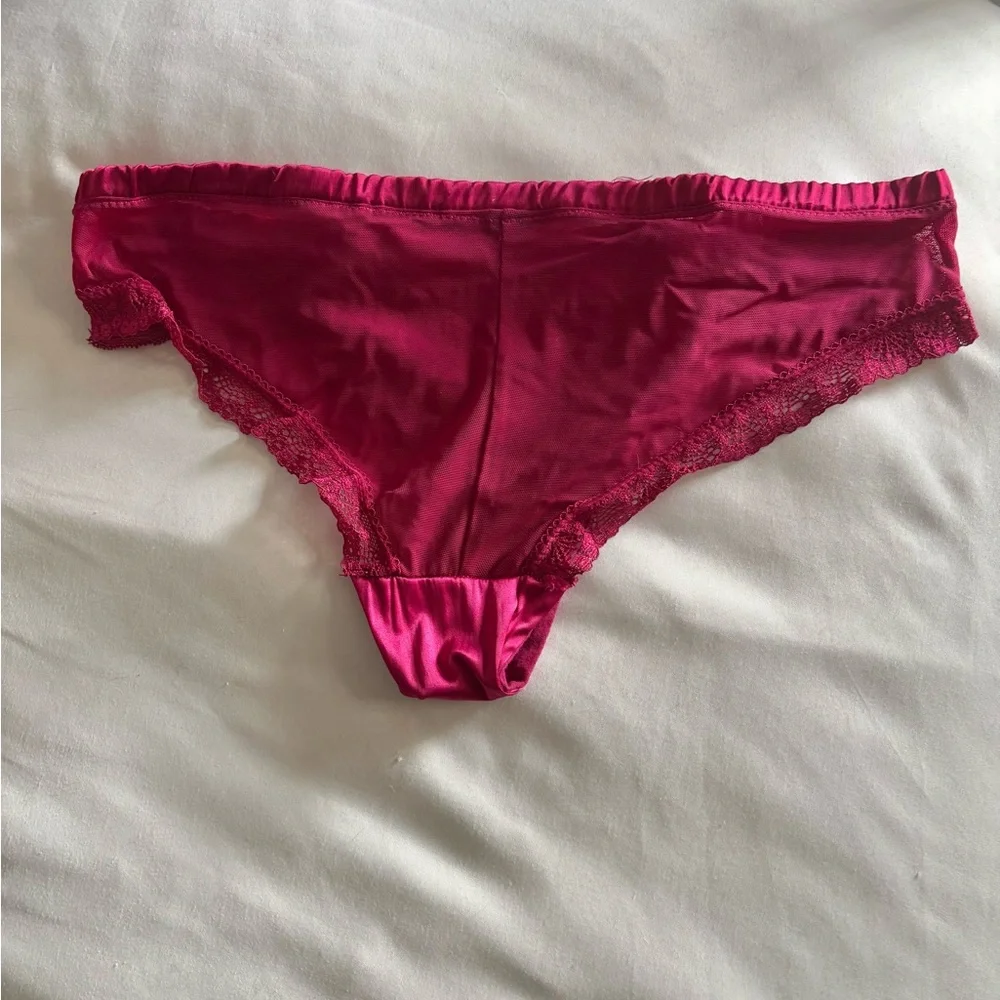 Elegant Lace Bottoms in Deep Pink - Picture 2 of 2